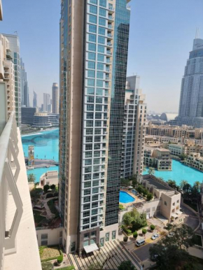 White Sage - Fountain View Stylish Apt With Spacious Terrace